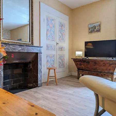 Holiday home Independant Au Coeur D'un Village De Campagne Avec Cour Fermee - Fr-1-582-222 *